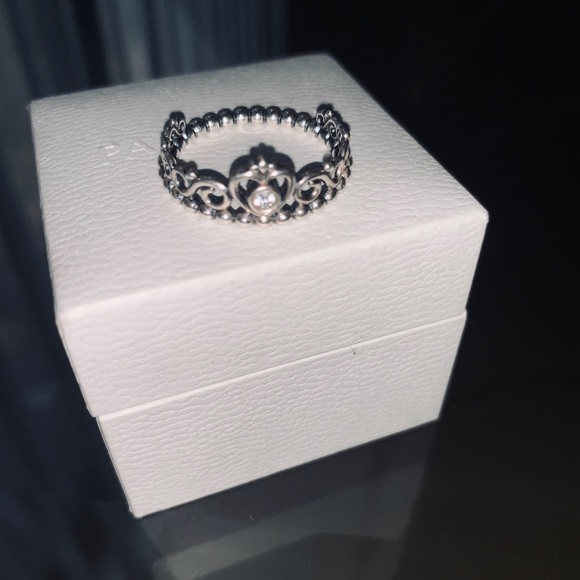 Pandora Princess Ring - Picture 2 of 3
